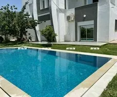 A vendre une villa s+4 située à proximité de Hammamet