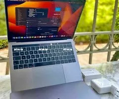 Macbook pro 13 touchbar